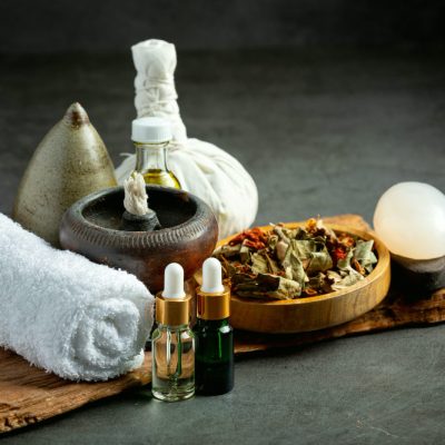 herbal-compress-herbal-spa-treatment-equipments-put-dark-floor (1)